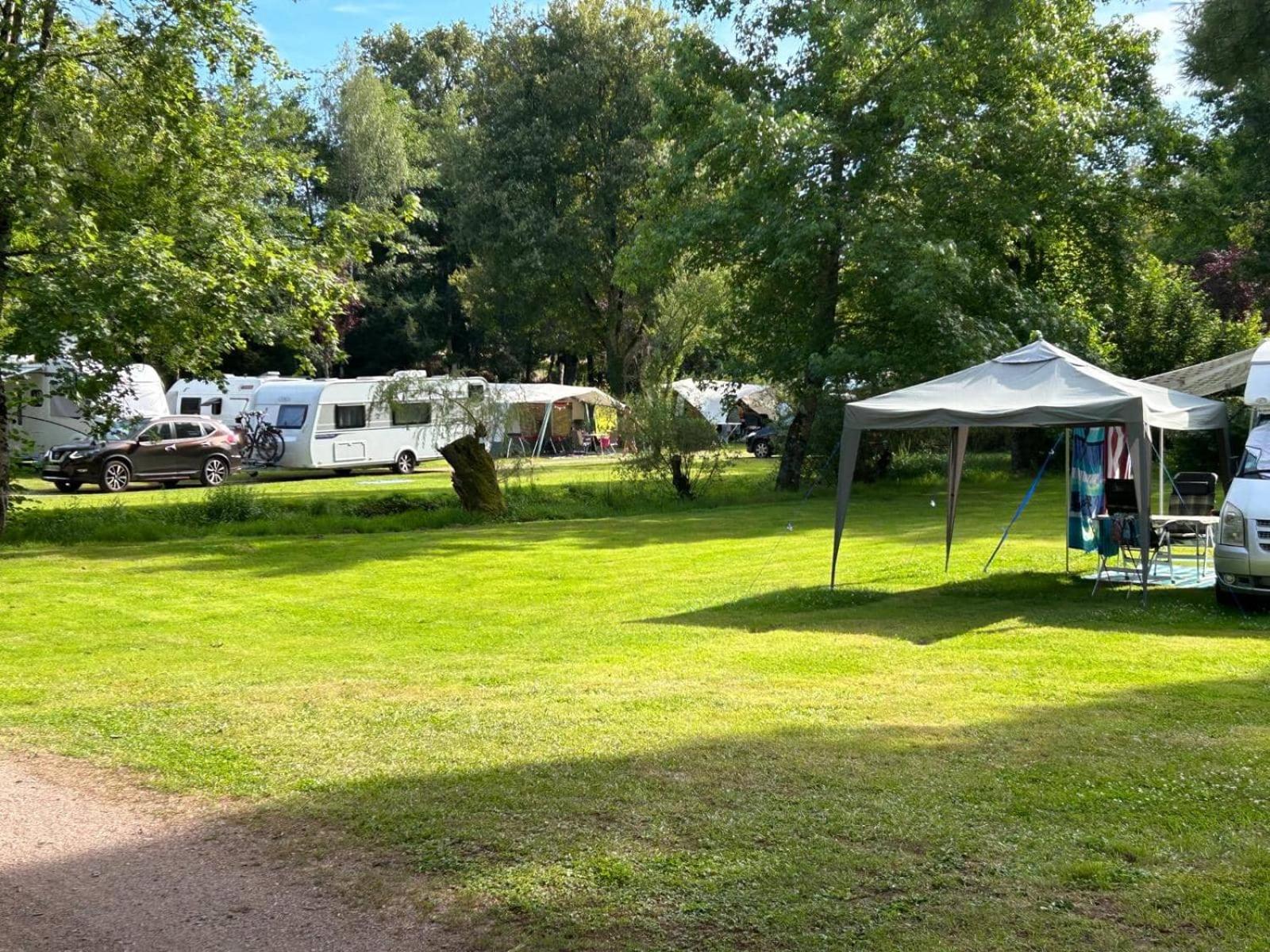 Camping Des Bains Saint-Honoré Ruang foto
